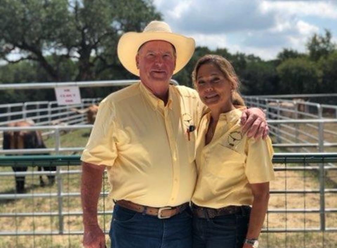 Sale hosts and Hired Hand customers Lynn & Josie Struthoff, Struthoff Ranch.