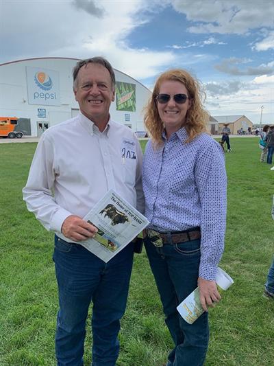 Sale Host Gordon Howie with Amber Dunmire Sale Host Gordon Howie with Amber Dunmire